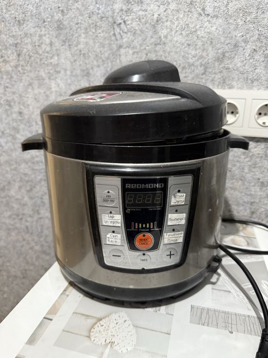 Мультиварка-швидковарка REDMOND RMC-PM4506