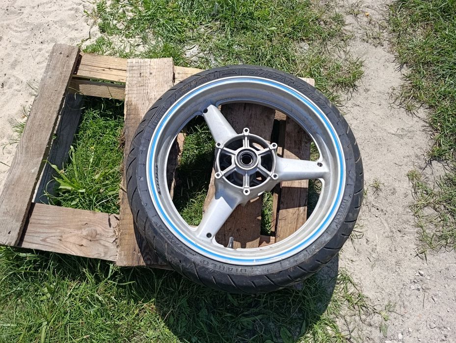 Opona przód przednia Yamaha R6 rj03 99 - 02 r felga opona Pirelli