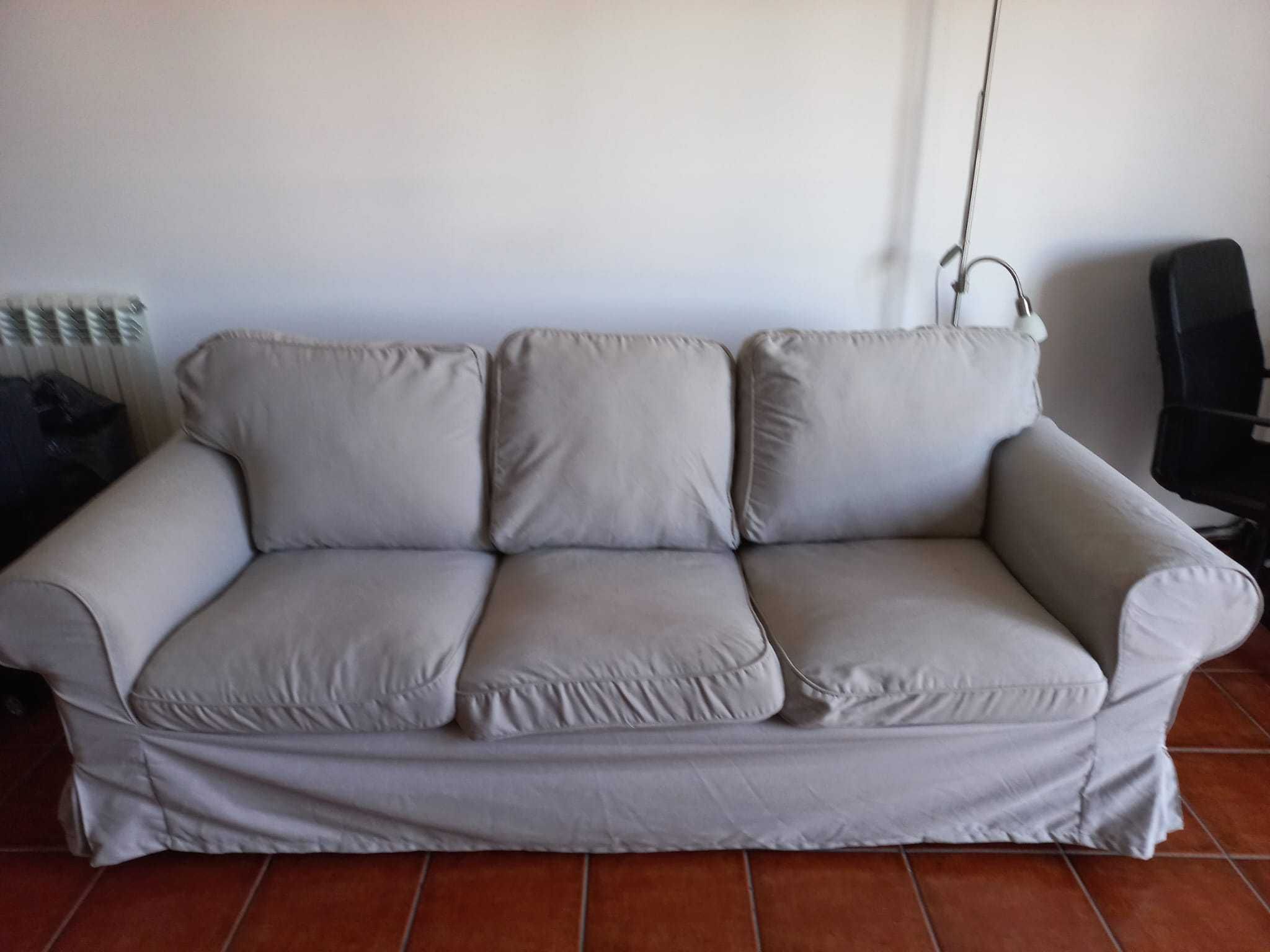 Sofá 3 lugares ótimo