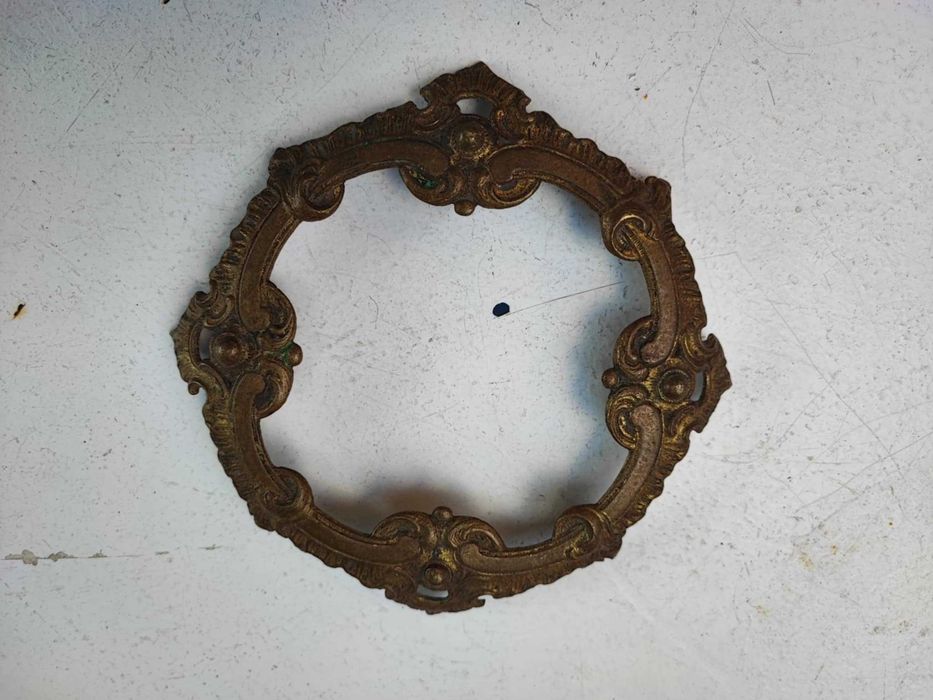 Secesyjna mosiężna podstawa pod lampka,naftowa itp.