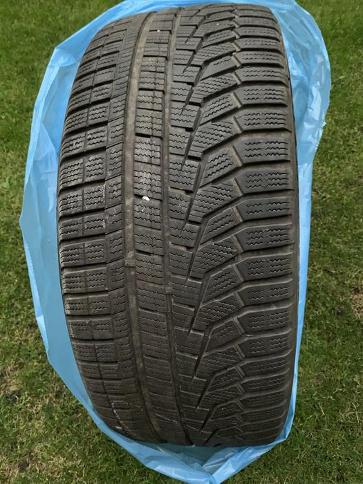 Opony zimowe Hankook 245/45/R19