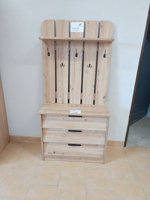 Szafki na buty od producenta.