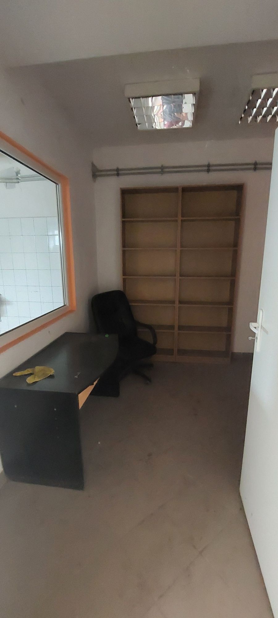 Sprzedaż/Wynajem Sklep/Magazyn/Hala 270m całość lub w części.