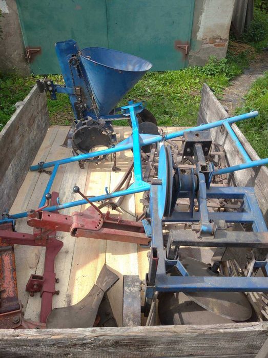 Трактор, культиватор