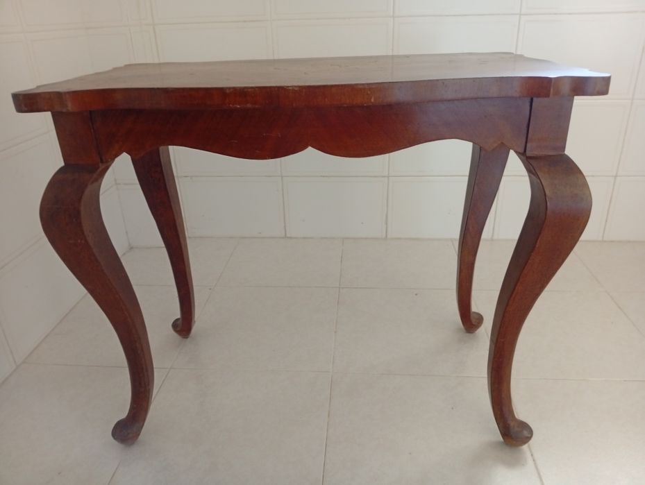 Mesa de apoio em madeira