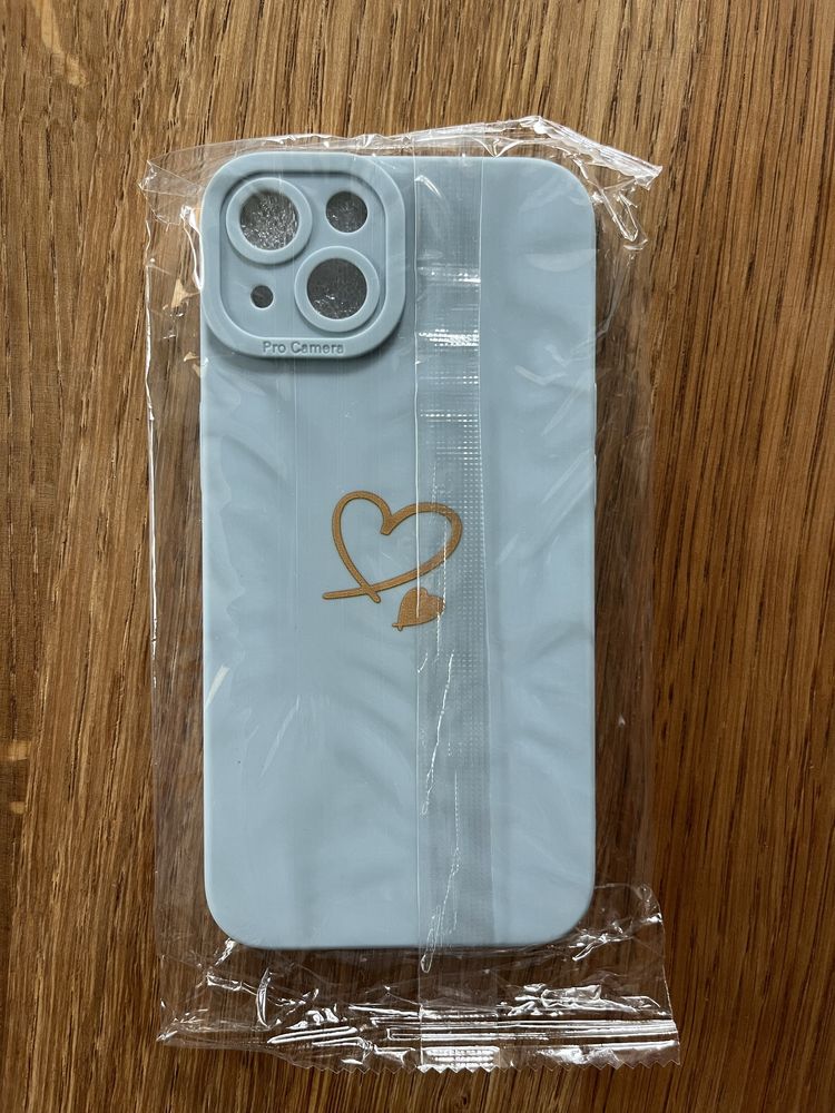 Nowe etui jasnoniebieskie  iPhone 13 serduszko