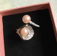 Srebrny pierścionek z różowá perłà