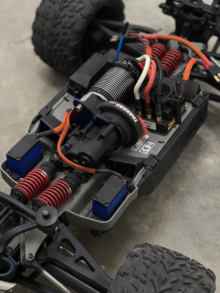 Traxxas E-Revo Mamba Monster