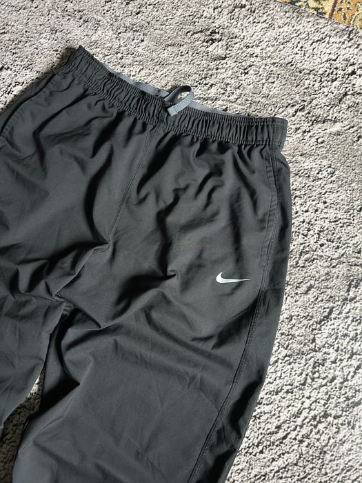 Nike спортивні штани на утяжках