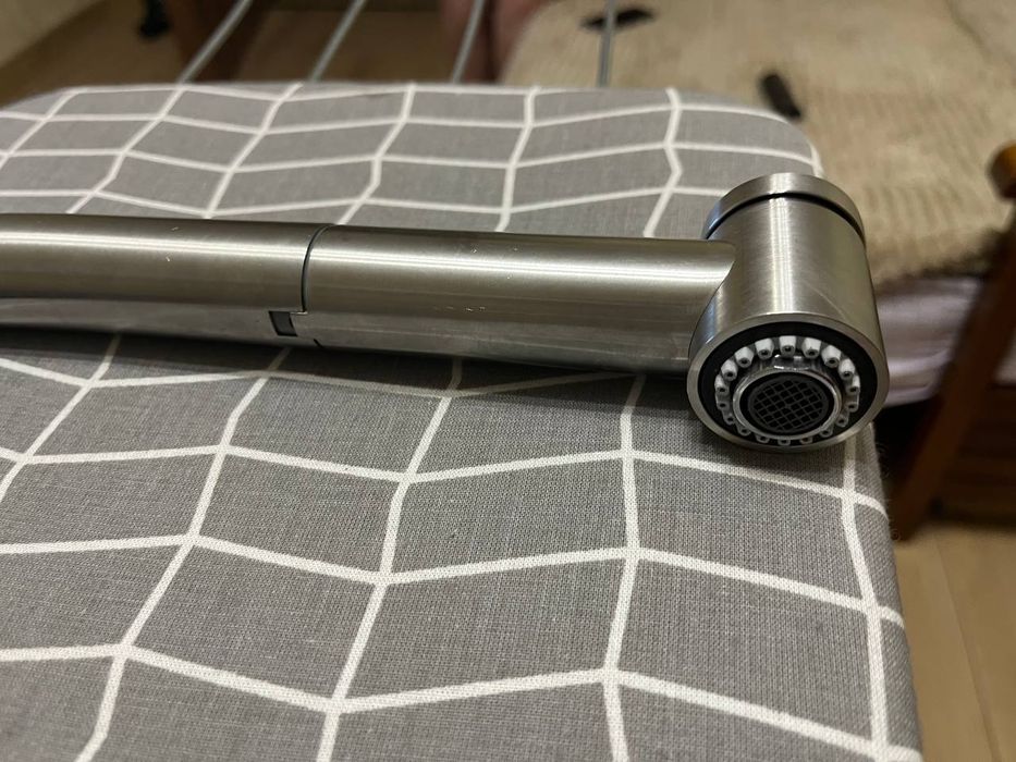 Кухонний змішувачч з виносним виливом фірми Franke