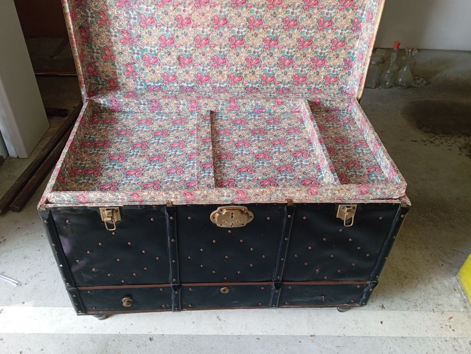 Arca de roupa vintage.