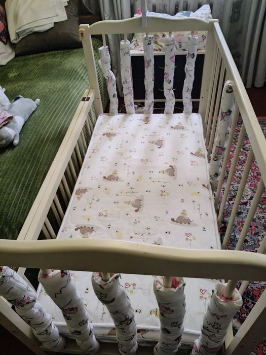 Кроватка дитяча.