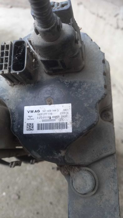 Рейка Caddy Фольцваген Каді 2004 рік.