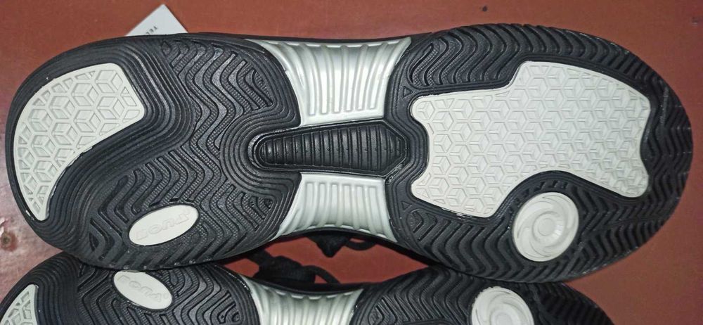 Кроссовки кожаные BONA, новые/45 размер/29,5 см. стелька