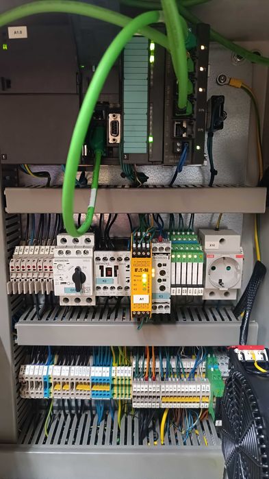 Prefabrykacja szaf sterowniczych, rozdzielczych, elektryka