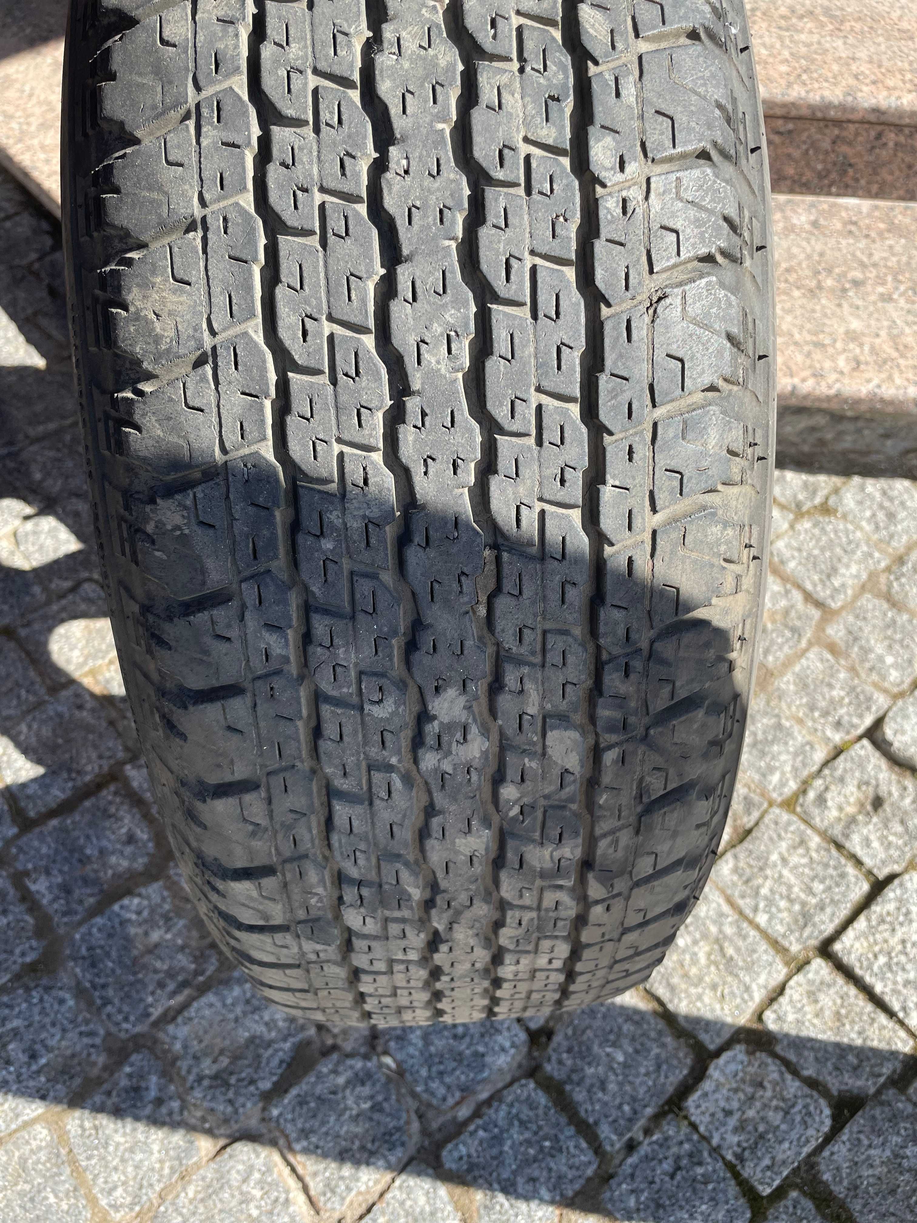 Продам Шины б/у,  Breidgestone 265/65/R17