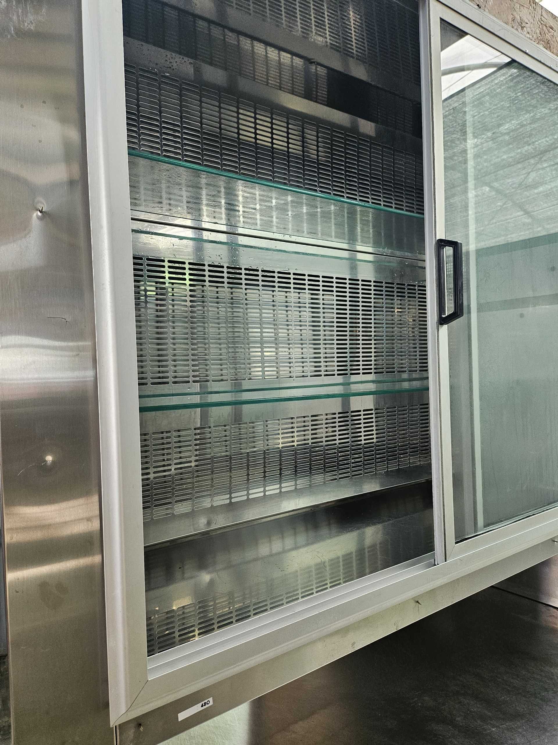 Aparador em inox