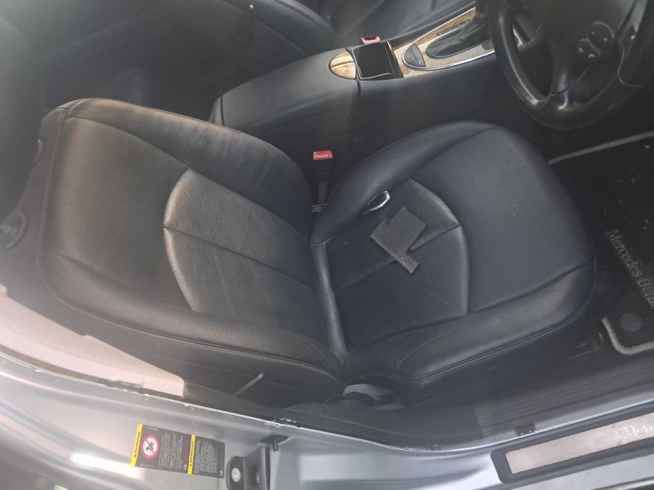 Fotele +kanapa mercedes w211 kombi skora.