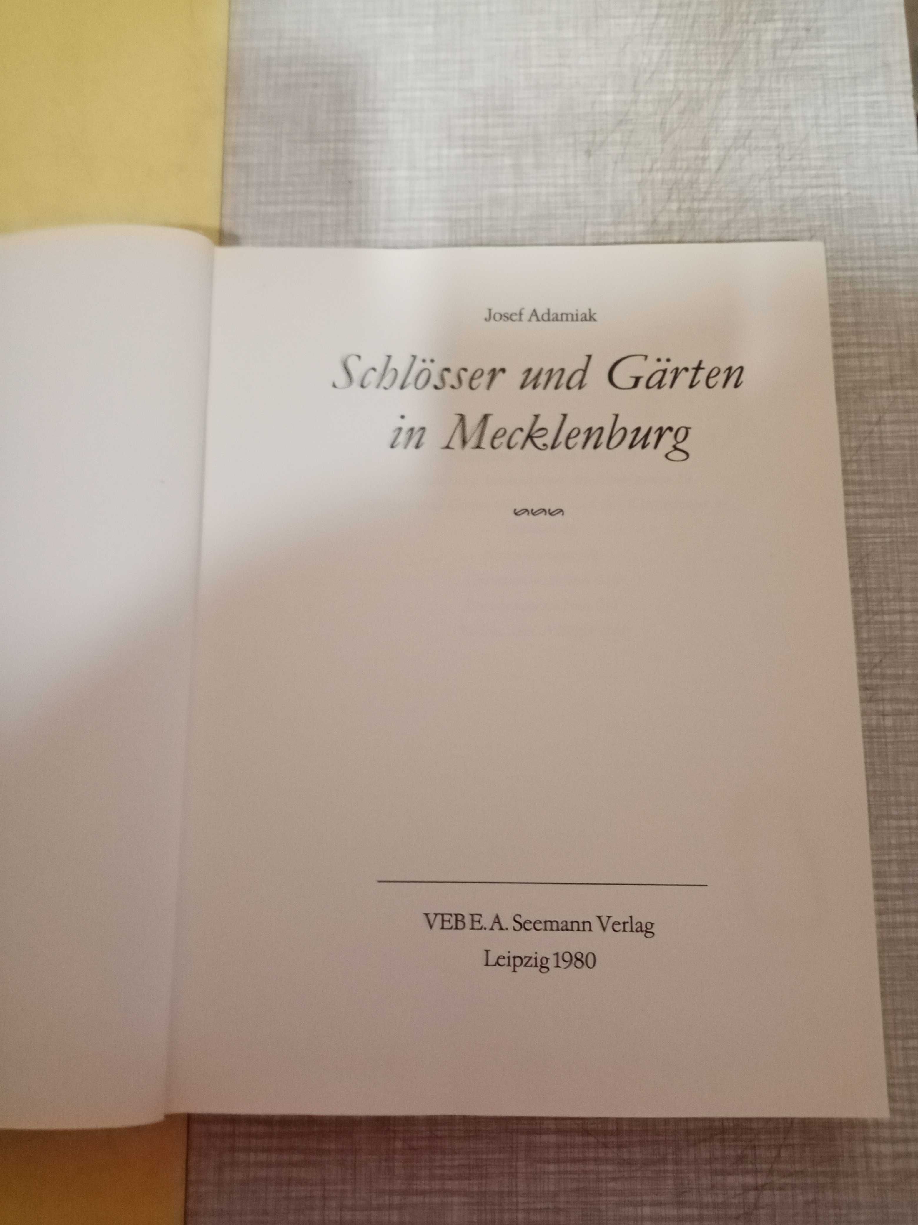 Книга " Дворцы и сады Мекленбурга" на немецком языке.