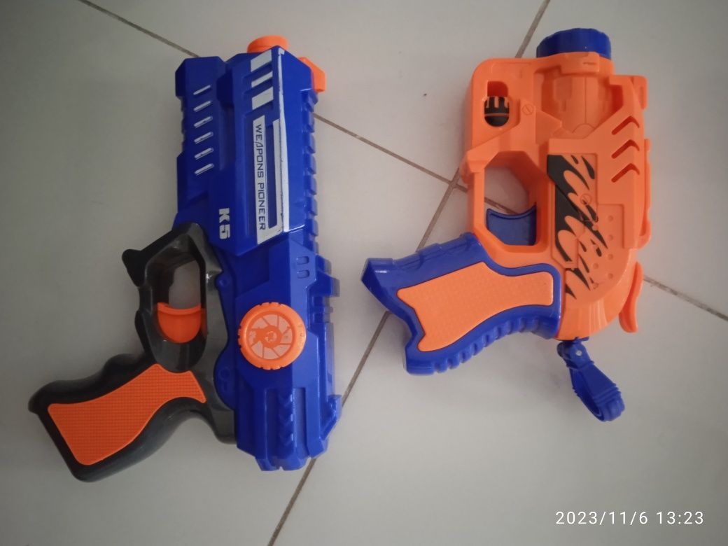 Zestaw pistoletów nerf, x-shot