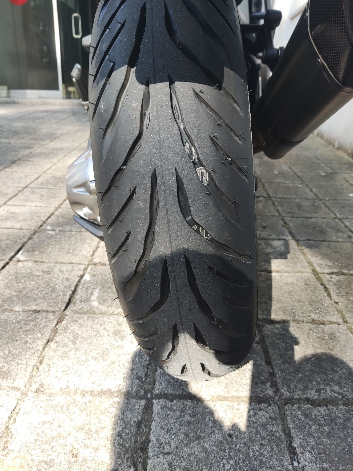 Os 2 Pneus por apenas 160€ Bridgestone Battlax T32