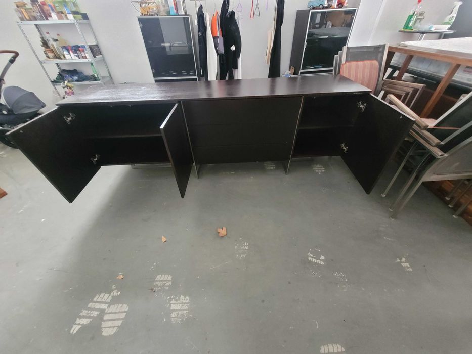 Aparador _ acabamento wengué