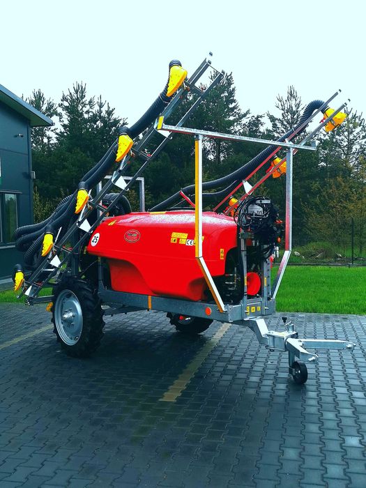 Opryskiwacz sadowniczy zaczepiany do truskawek, 1000l,KAM-ROL,NOWY