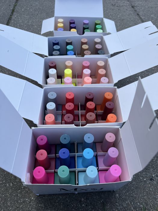 60 lakierów żelowych mxsi+ 6 lakierów żelowych gairriy