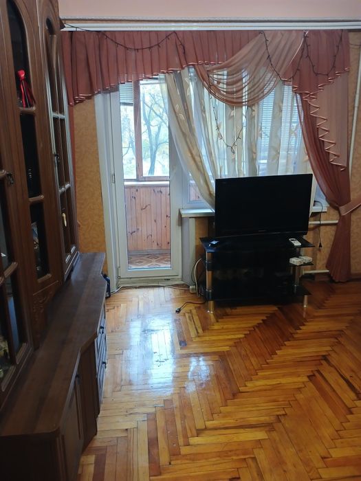 Здам 2 кім.кв.3/5вул.Космічна,зупинка Автоколона.