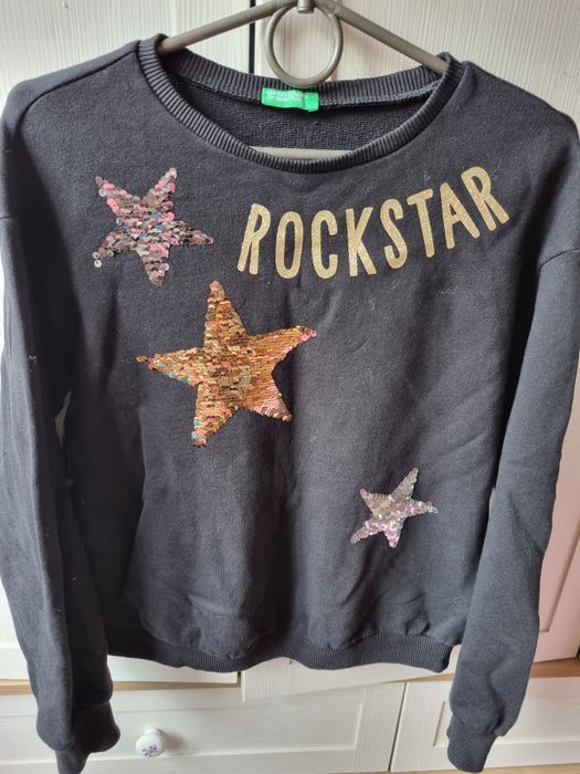 Джемпер черный с принтом Rockstar (Benetton), на девочку  11- 12 лет.