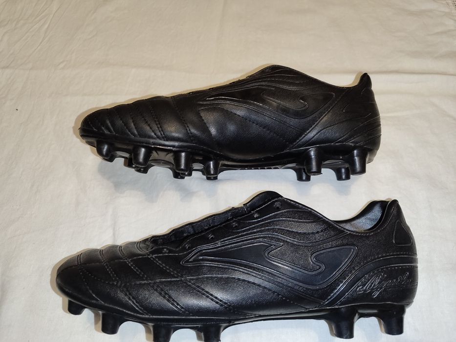 Футбольні бутси joma