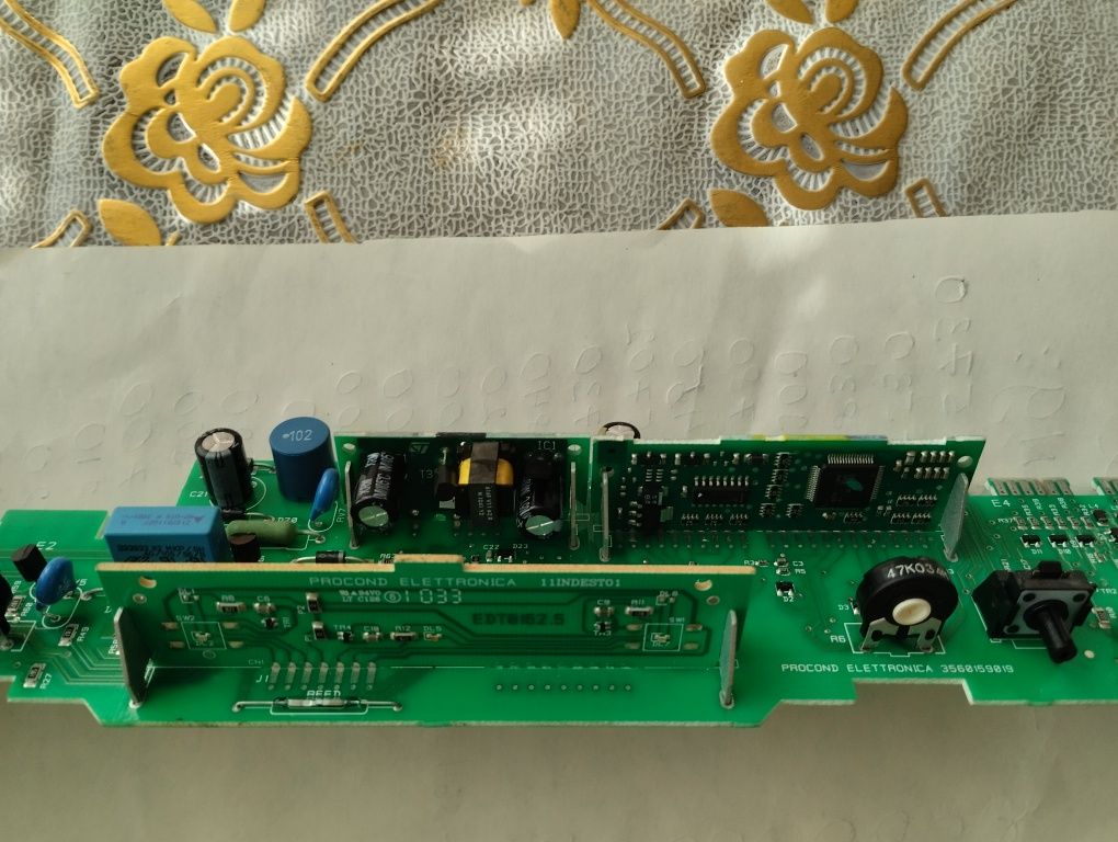 Плата управління холодильника Indesit Ariston C00264311