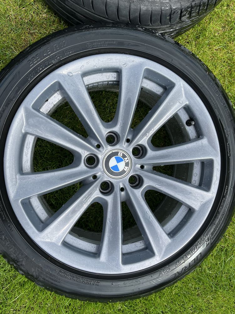 Felgi BMW Styling 5x120 R17 z oponami letnimi