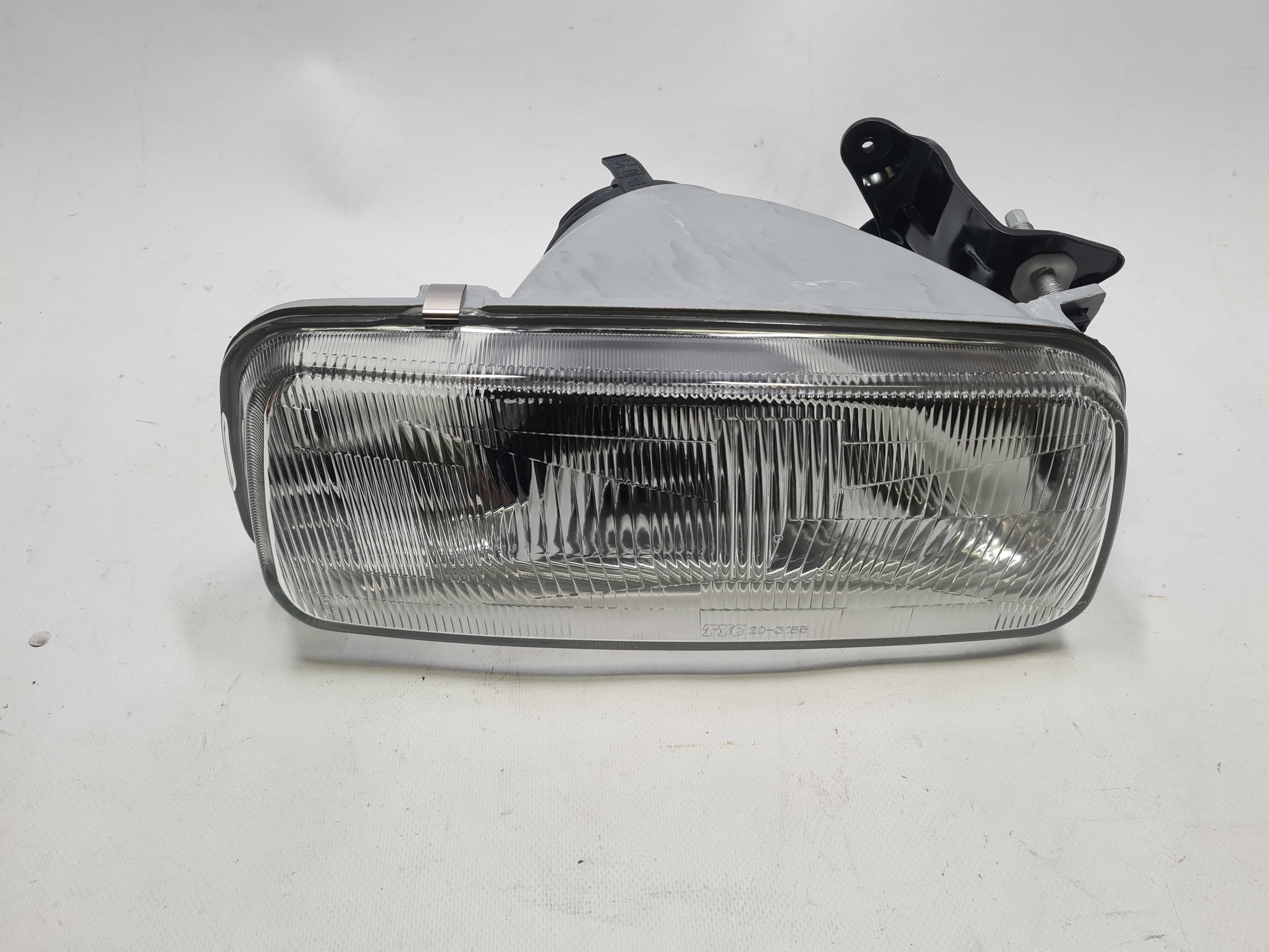 Lampa prawa przednia przód prawy Daihatsu Applause 88-91 NOWA