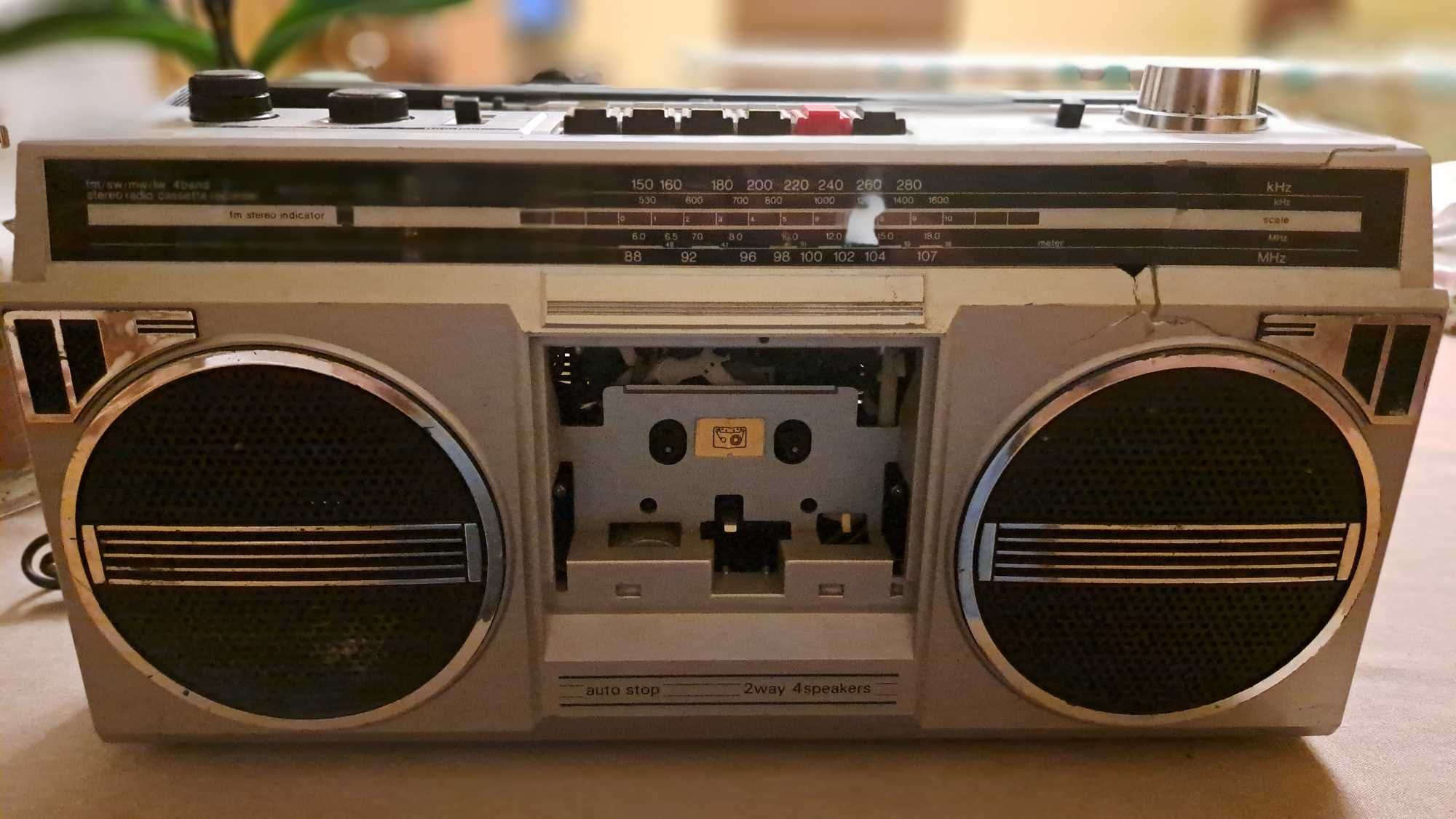 Radiomagnetofon kasetowy stereo