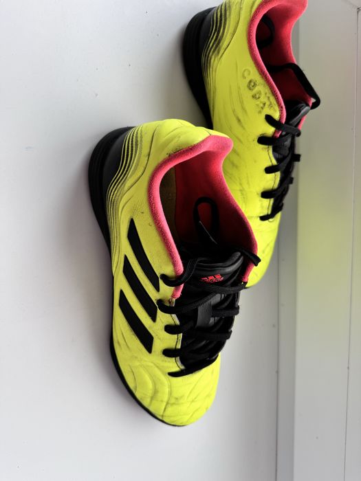 Продам бутсы adidas размер 36 и 2/3