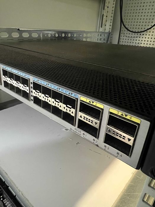 Switch Huawei CE6810-32T16S4Q-LI - 10GB RJ45 + SFP + QSFP