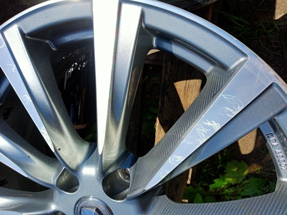 5/114,3 r19 et40 Nissan Renault