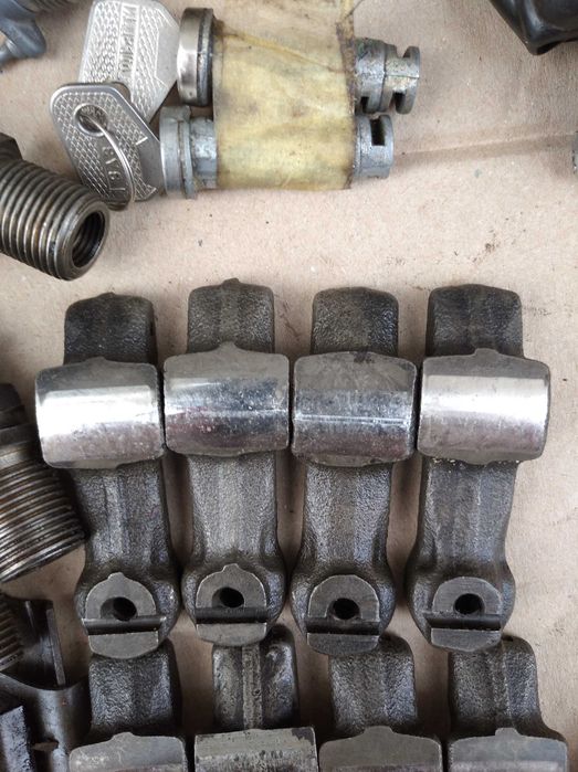 Запчастини на ВАЗ 2101-07 рокера, прокладки.