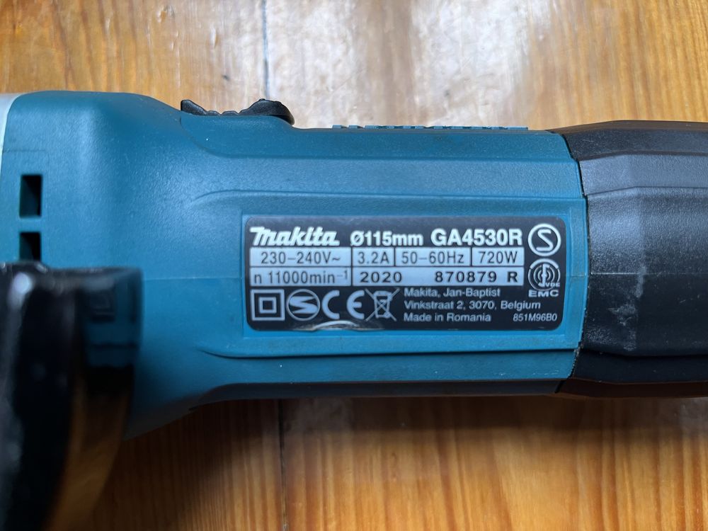 Rebarbadora Makita GA453R 720W 115mm