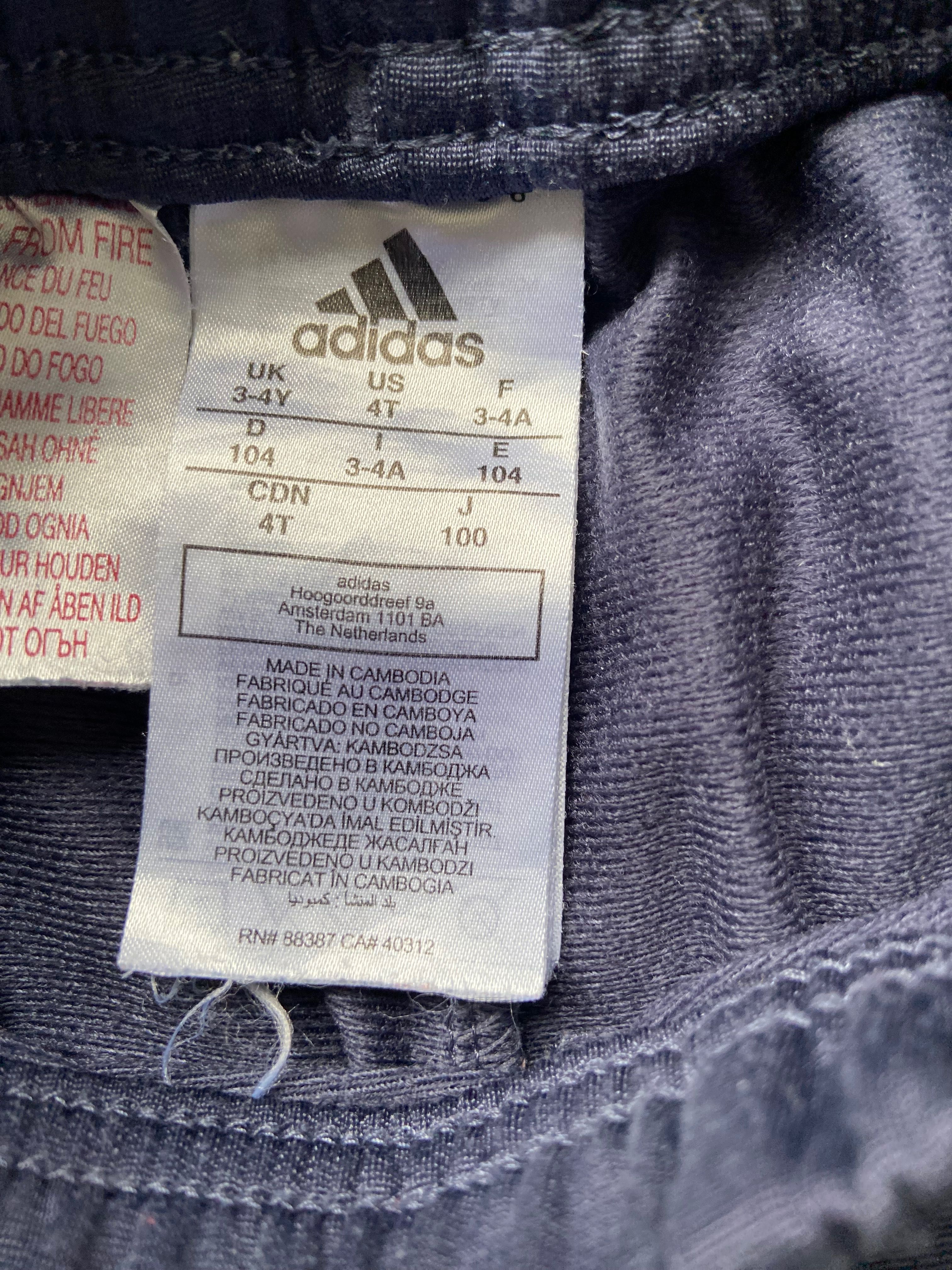 Dres Adidas: spodnie i bluza