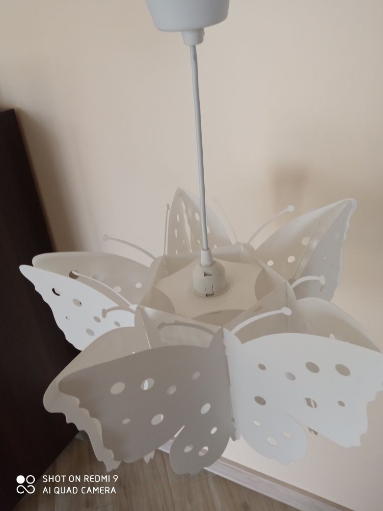 Lampa motyl biały