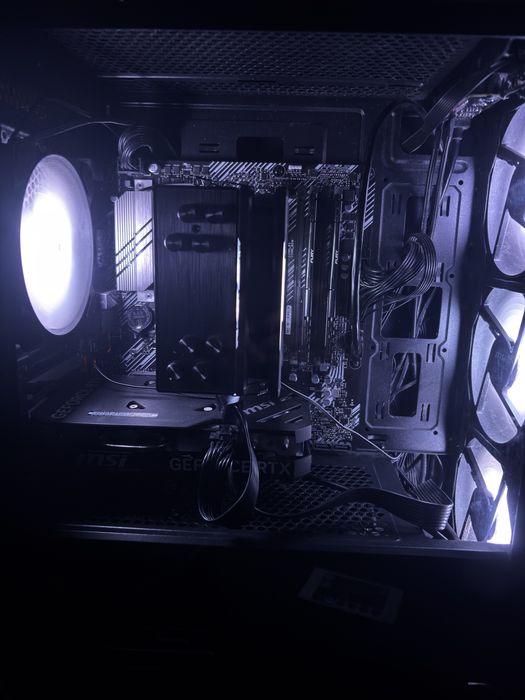 ПК 7 5700X3D / RTX 4060 Ti + Монитор 180Hz + Клавиатура + Мышь