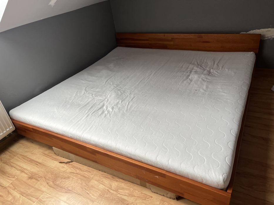 Łóżko z materacem 2 x 2