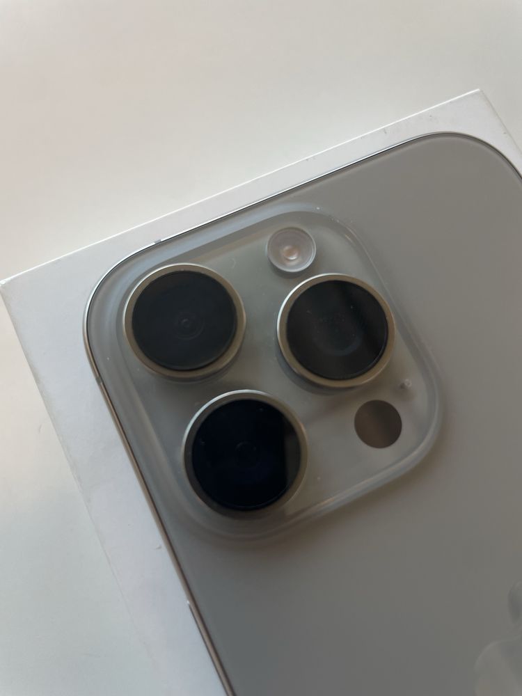iPhone 16 Pro 256GB Natural Titanium - Como Novo, com Garantia