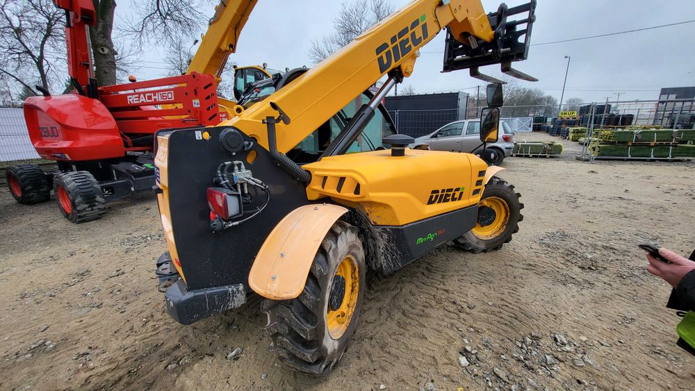 Ładowarka teleskopowa obrotowe i proste Wynajem .