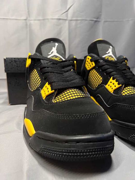 Buty damskie Trampk Jordan 4 Retro Thunder R.41