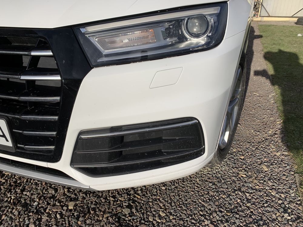 Решітка audi q5 80A