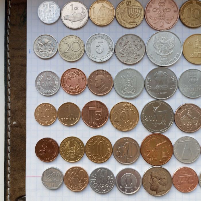 Продам набор монет без повторов 50 стран мира.Все континенты.