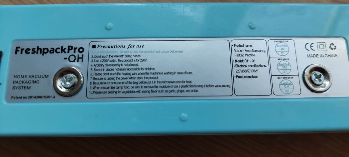 Zgrzewarka próżniowa Freshpack Pro do pakowania żwynośći.